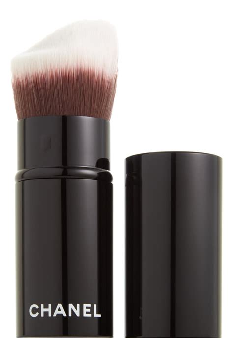 LES PINCEAUX DE CHANEL Retractable Foundation Brush N°103